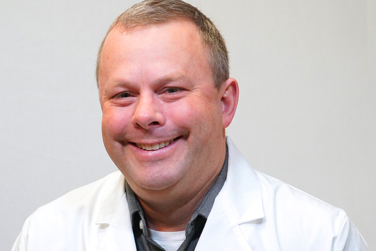 Washington Regional Adds Bell to Surgery Clinic (Movers & Shakers