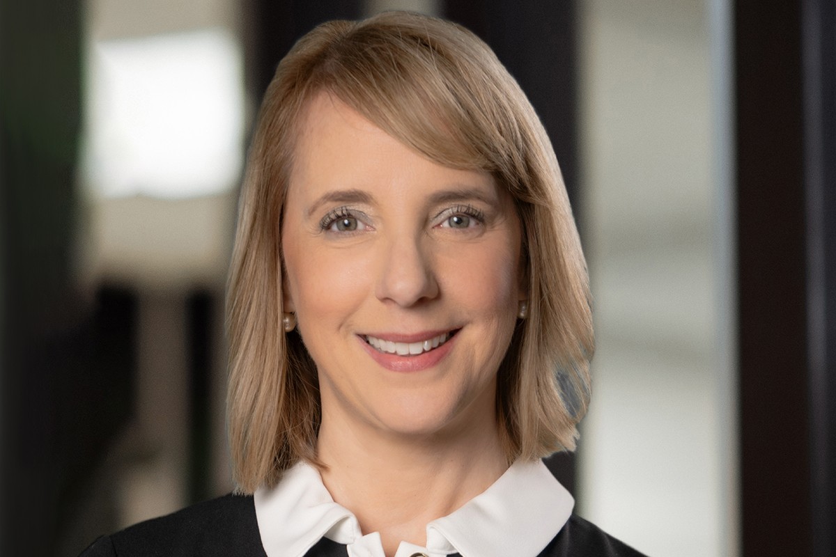 Bank OZK Hires Andrea Chomakos as Chief Fiduciary Officer (Movers