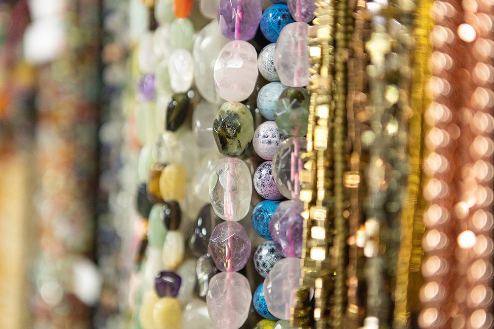 Two Ways to Make Necklaces with Really Big Beads - The Beading Gem's  Journal