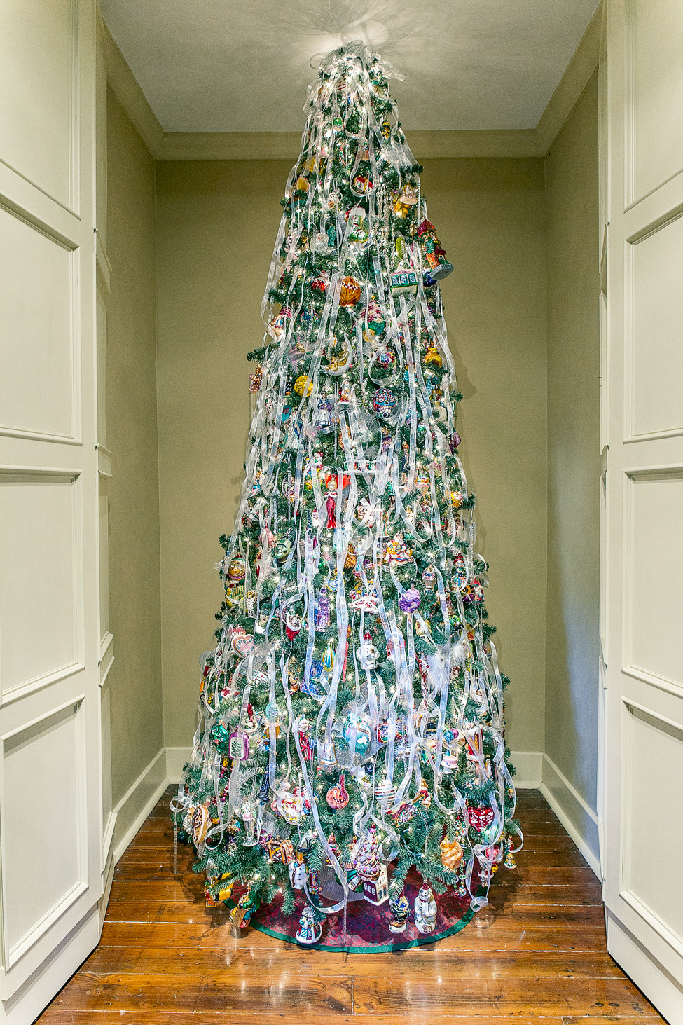 The Ornamentalist Bill Tarkington Shows Off His Holiday Collection Little Rock Family