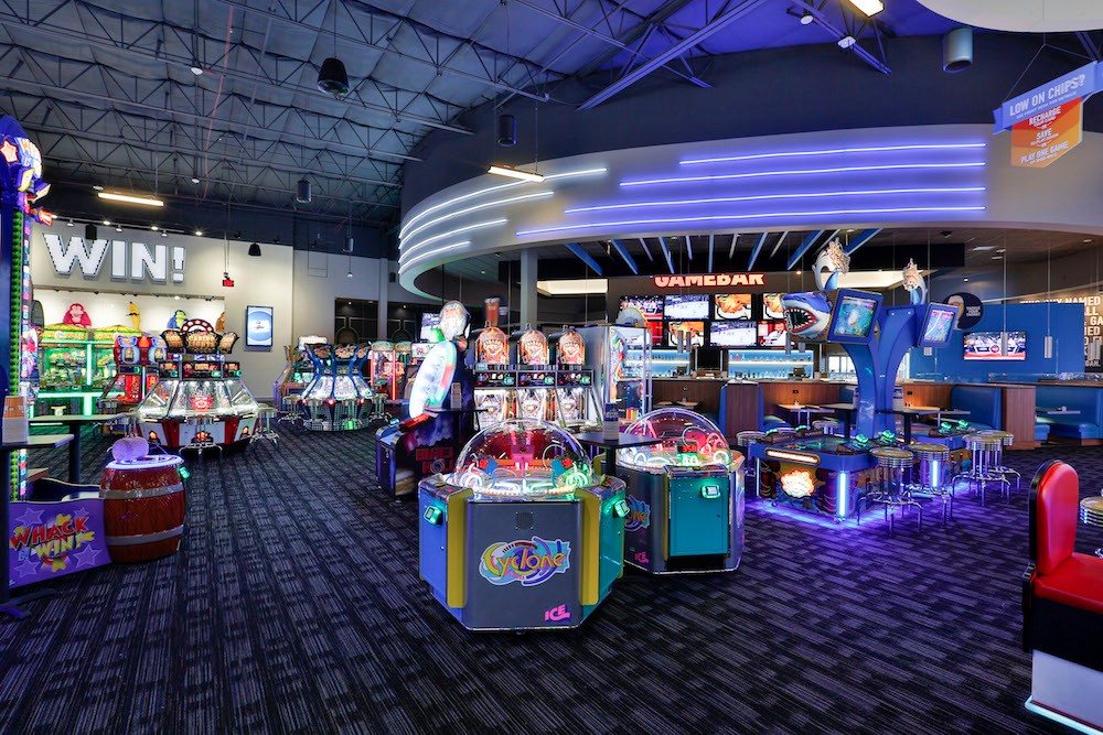 dave and busters maple grove